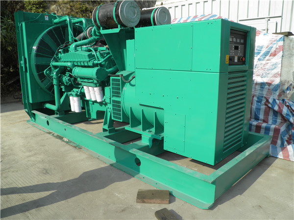 巴林左出租发电机 发电机组厂家：柴油发电机组的控制屏的作用是什么？